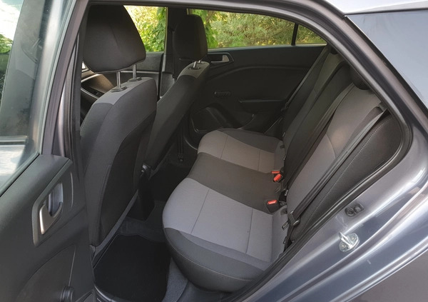 Hyundai i20 cena 34900 przebieg: 88000, rok produkcji 2017 z Szamotuły małe 667
